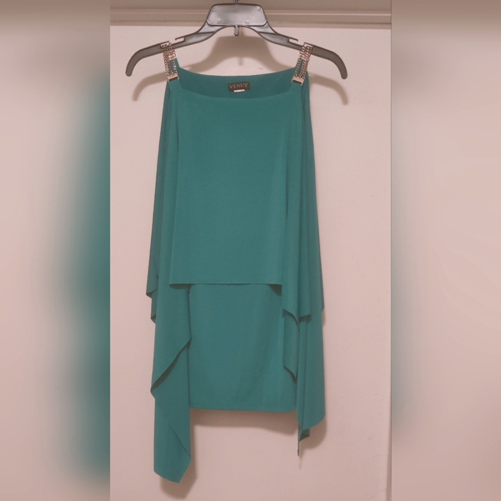 Medium Size Green Layered Blouse with Gold Straps